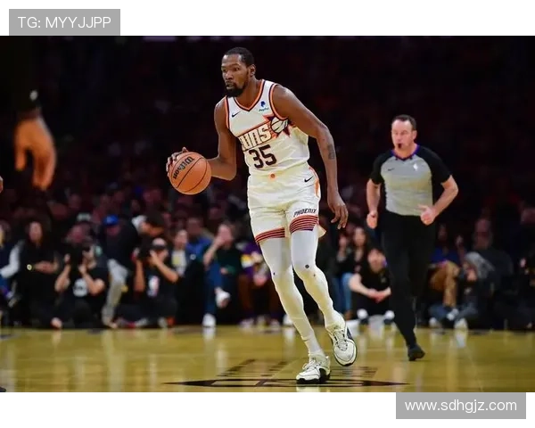 正反话足球明星视频揭示球场背后的真实与虚幻